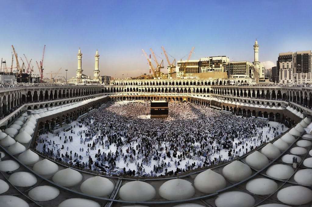 Prophet Muhammad Returns Back to Makkah from Heaven